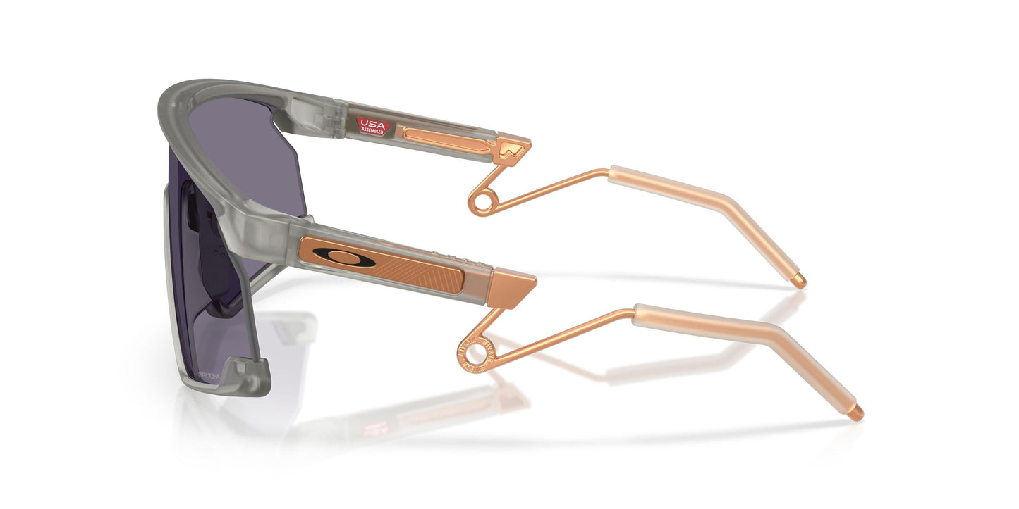 Oakley Bxtr Metal 9237 Sunglasses
