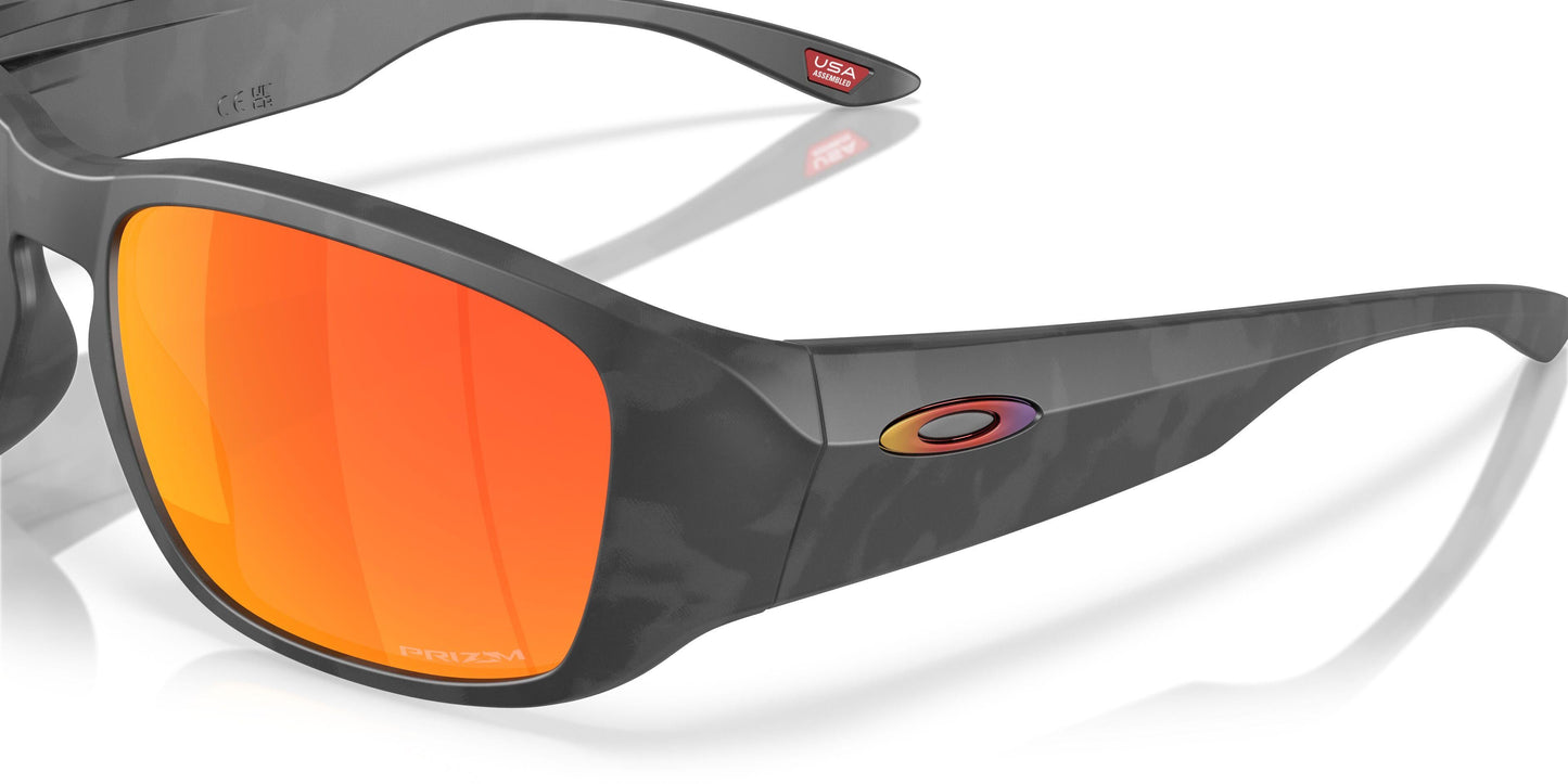 Oakley Tourniquet 9521 Sunglasses