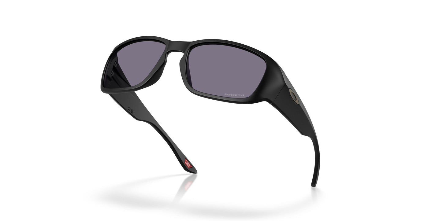 Oakley Tourniquet 9521 Sunglasses