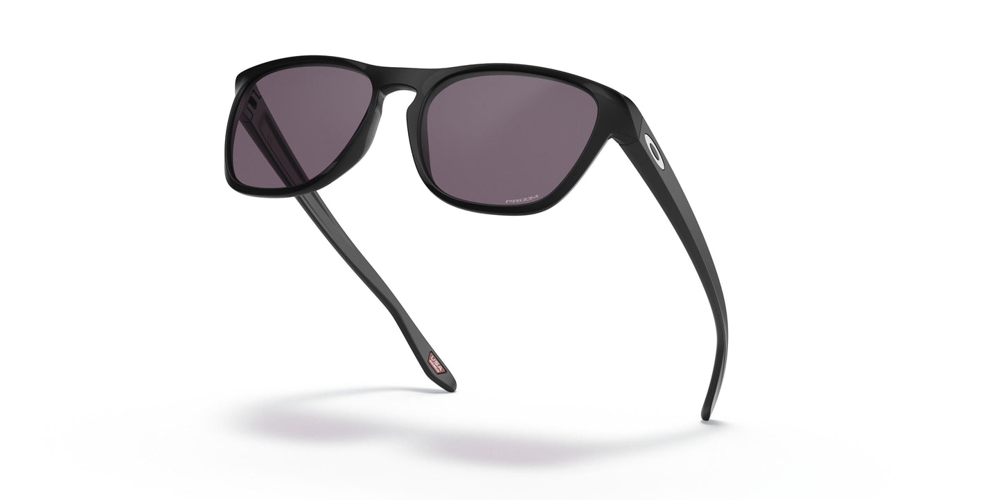 Oakley Manorburn 9479 Sunglasses