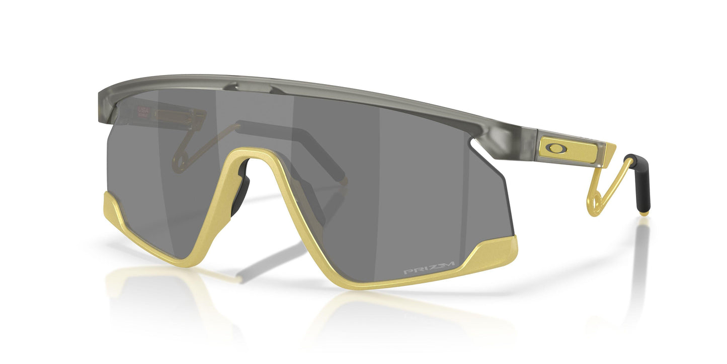 Oakley Bxtr Metal 9237 Sunglasses