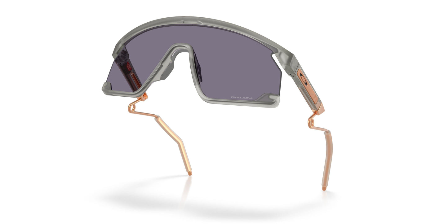 Oakley Bxtr Metal 9237 Sunglasses