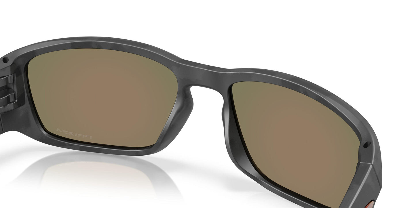 Oakley Tourniquet 9521 Sunglasses