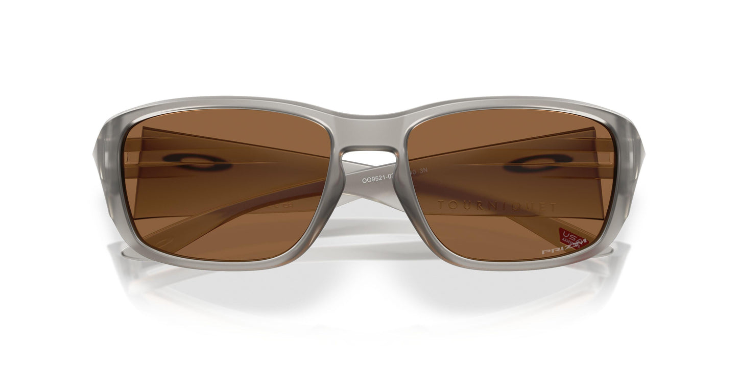 Oakley Tourniquet 9521 Sunglasses