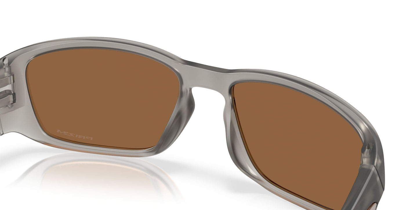 Oakley Tourniquet 9521 Sunglasses