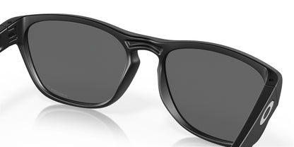 Oakley Manorburn 9479 Sunglasses