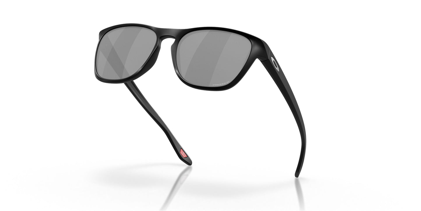 Oakley Manorburn 9479 Sunglasses