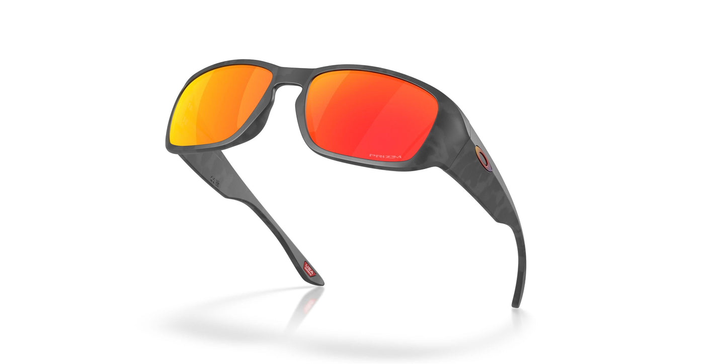Oakley Tourniquet 9521 Sunglasses