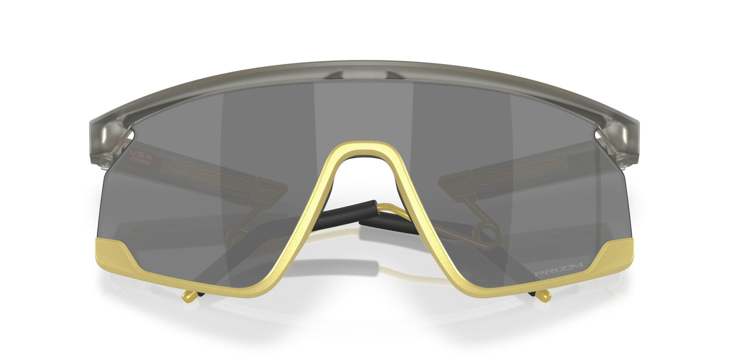 Oakley Bxtr Metal 9237 Sunglasses