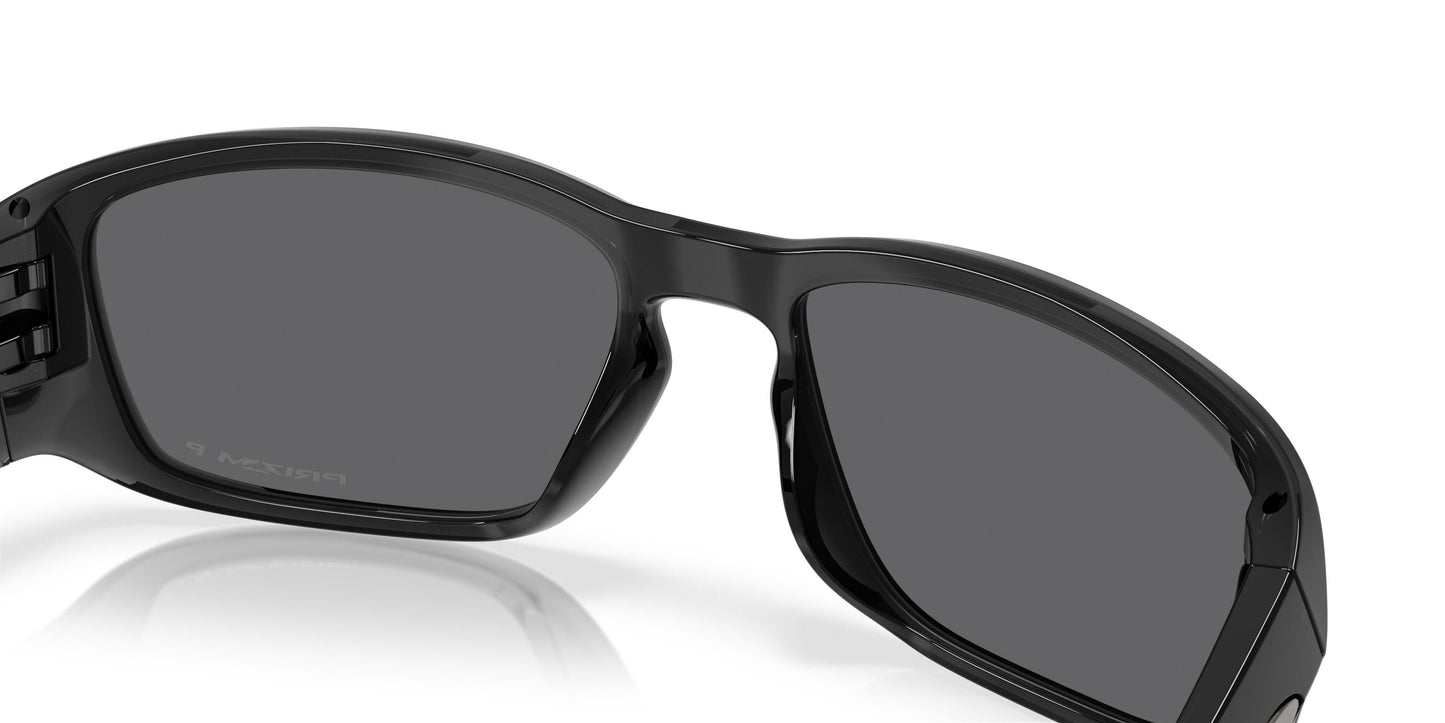Oakley Tourniquet 9521 Sunglasses